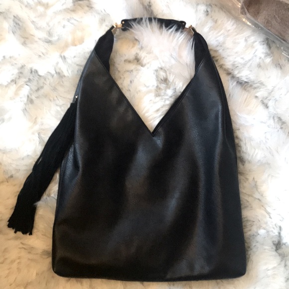 Steve Madden blk hobo bag with tassel